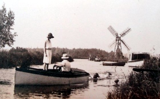 Boating at How Hill 1929