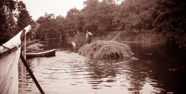 laden
                    boat